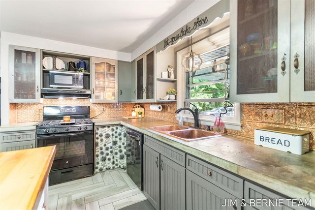 3104 53rd Street, Hamilton, MI 49419