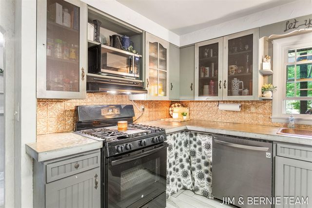 3104 53rd Street, Hamilton, MI 49419