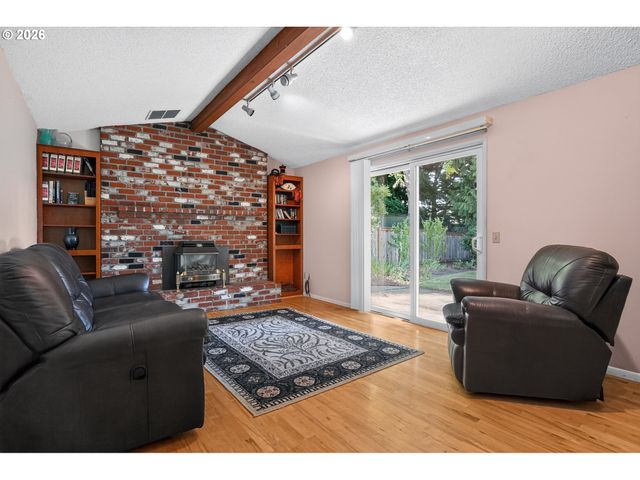 844 Ne BALDWIN Dr, Hillsboro, OR 97124