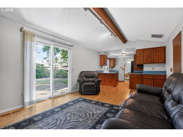 844 Ne BALDWIN Dr, Hillsboro, OR 97124