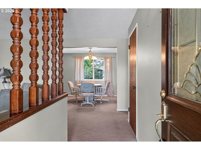 844 Ne BALDWIN Dr, Hillsboro, OR 97124