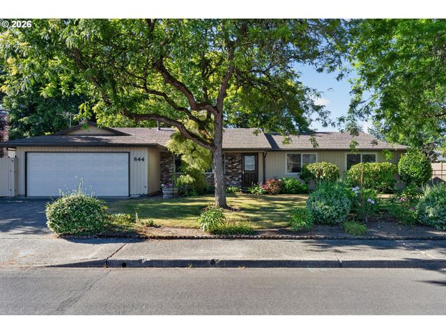 844 Ne BALDWIN Dr, Hillsboro, OR 97124