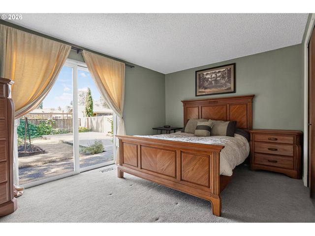 844 Ne BALDWIN Dr, Hillsboro, OR 97124