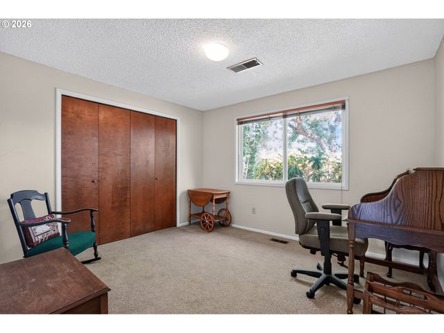 844 Ne BALDWIN Dr, Hillsboro, OR 97124