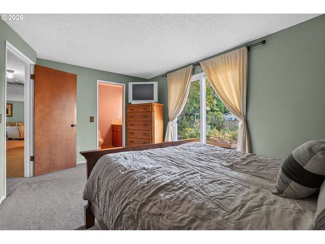 844 Ne BALDWIN Dr, Hillsboro, OR 97124