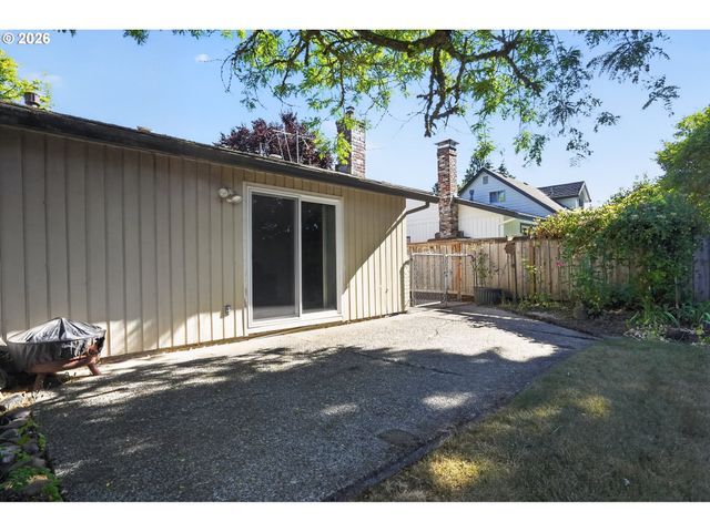844 Ne BALDWIN Dr, Hillsboro, OR 97124