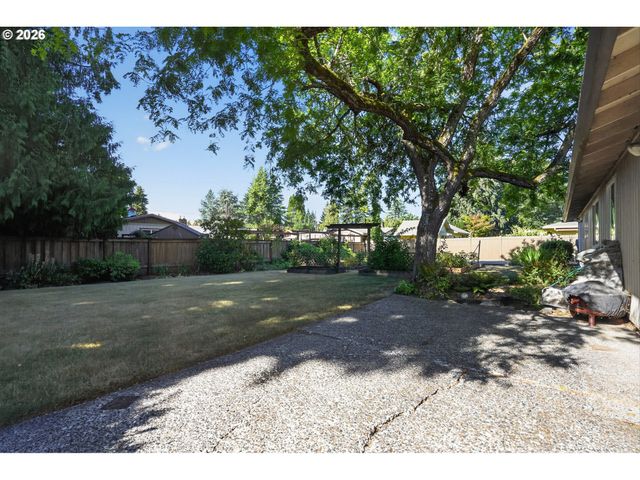 844 Ne BALDWIN Dr, Hillsboro, OR 97124
