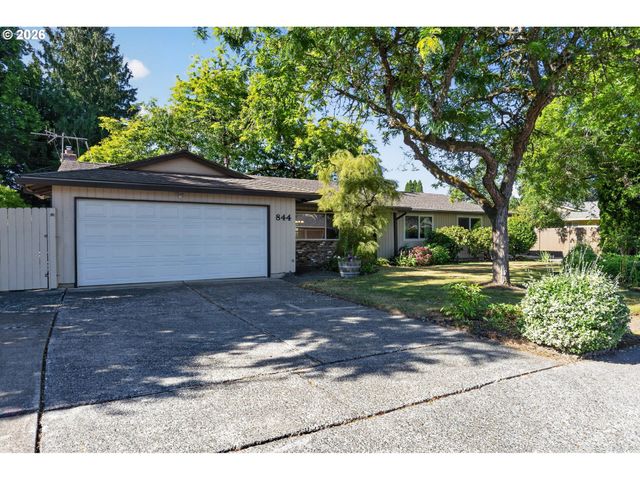 844 Ne BALDWIN Dr, Hillsboro, OR 97124