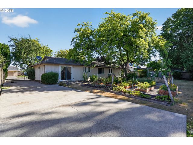 844 Ne BALDWIN Dr, Hillsboro, OR 97124