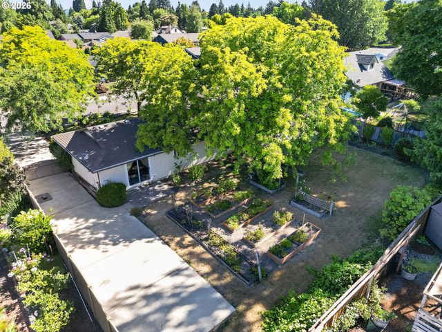 844 Ne BALDWIN Dr, Hillsboro, OR 97124