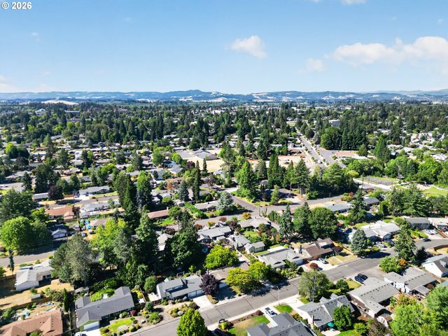 844 Ne BALDWIN Dr, Hillsboro, OR 97124