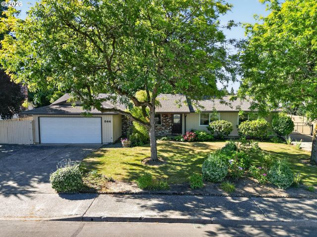 844 Ne BALDWIN Dr, Hillsboro, OR 97124