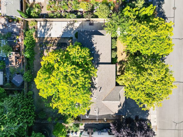 844 Ne BALDWIN Dr, Hillsboro, OR 97124