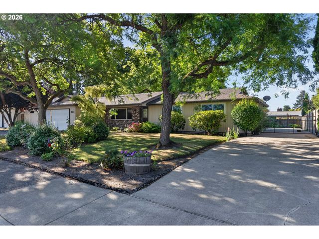 844 Ne BALDWIN Dr, Hillsboro, OR 97124
