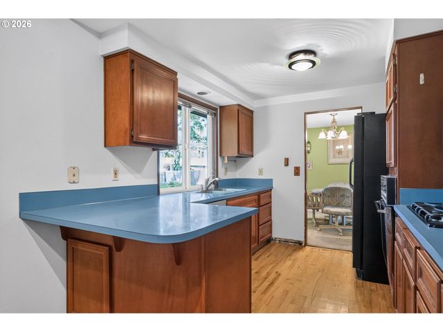 844 Ne BALDWIN Dr, Hillsboro, OR 97124