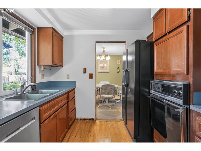 844 Ne BALDWIN Dr, Hillsboro, OR 97124