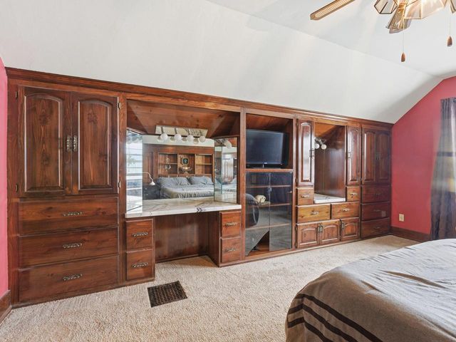 1030 S 21st STREET, Manitowoc, WI 54220