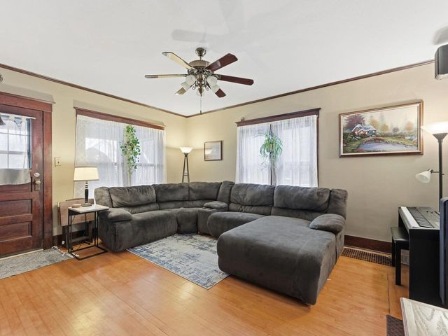 1030 S 21st STREET, Manitowoc, WI 54220