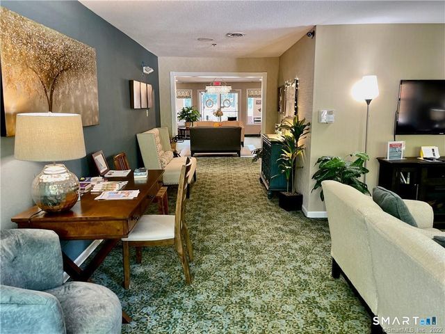 625 Palisado Avenue 102, Windsor, CT 06095