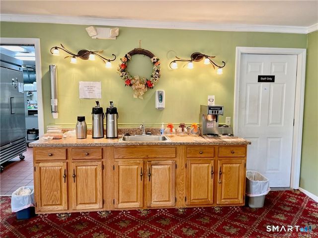 625 Palisado Avenue 102, Windsor, CT 06095