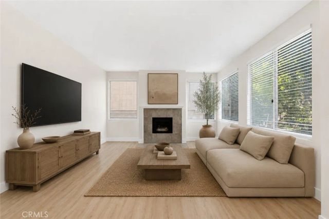 14530 Benefit Street 102, Sherman Oaks, CA 91403