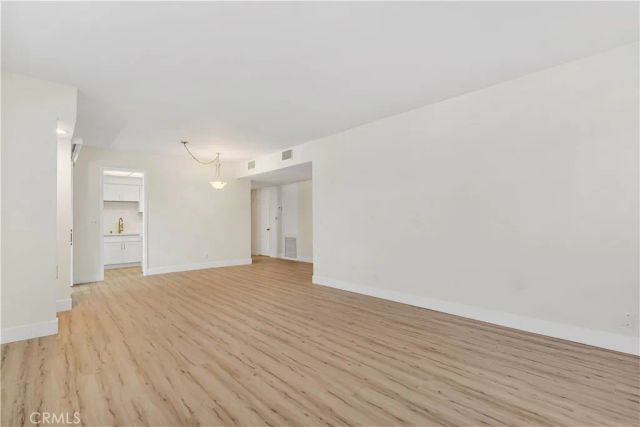 14530 Benefit Street 102, Sherman Oaks, CA 91403
