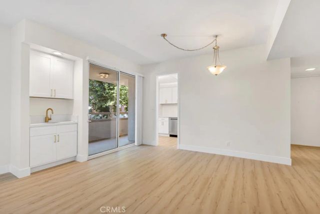 14530 Benefit Street 102, Sherman Oaks, CA 91403