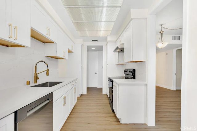 14530 Benefit Street 102, Sherman Oaks, CA 91403