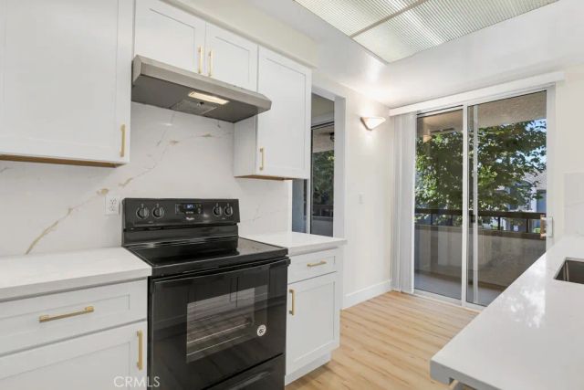 14530 Benefit Street 102, Sherman Oaks, CA 91403