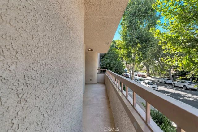 14530 Benefit Street 102, Sherman Oaks, CA 91403