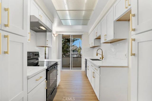 14530 Benefit Street 102, Sherman Oaks, CA 91403