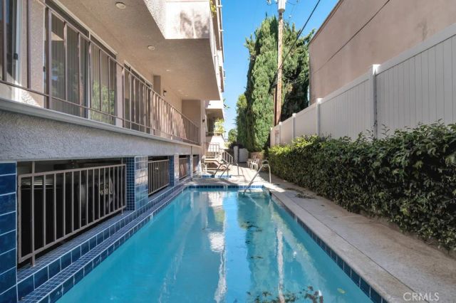 14530 Benefit Street 102, Sherman Oaks, CA 91403