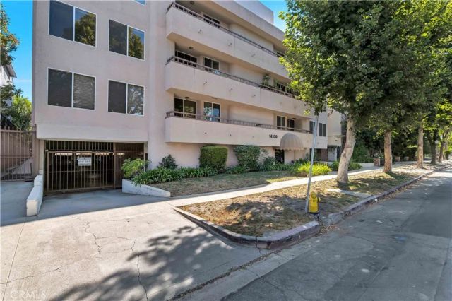 14530 Benefit Street 102, Sherman Oaks, CA 91403