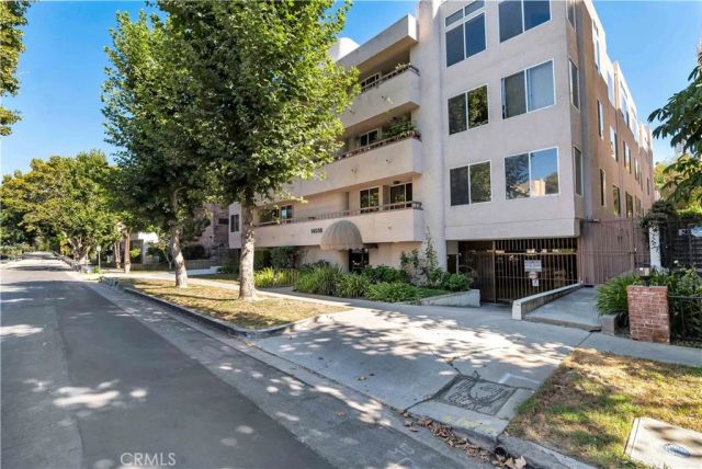 14530 Benefit Street 102, Sherman Oaks, CA 91403
