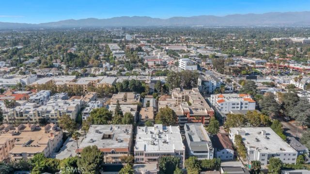 14530 Benefit Street 102, Sherman Oaks, CA 91403