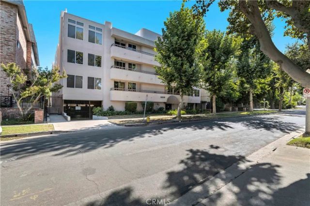 14530 Benefit Street 102, Sherman Oaks, CA 91403