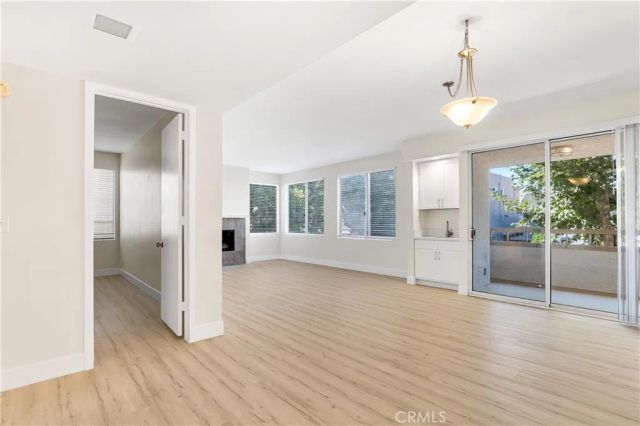 14530 Benefit Street 102, Sherman Oaks, CA 91403