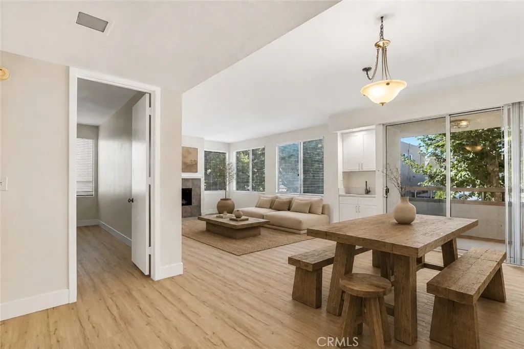 14530 Benefit Street 102, Sherman Oaks, CA 91403