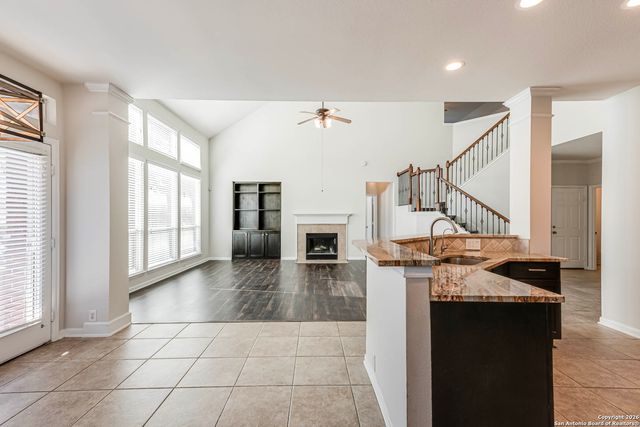 922 Desert Bluff, San Antonio, TX 78258