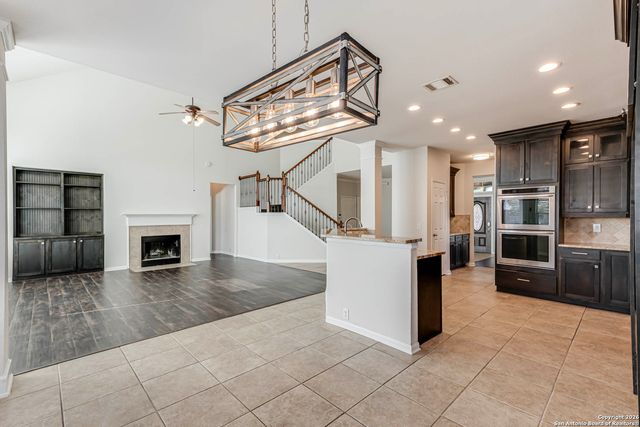 922 Desert Bluff, San Antonio, TX 78258