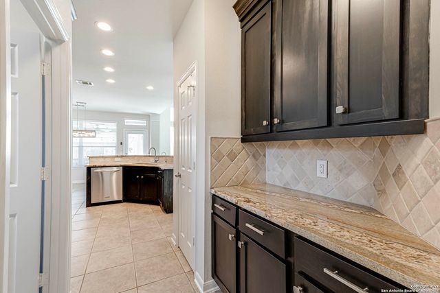 922 Desert Bluff, San Antonio, TX 78258