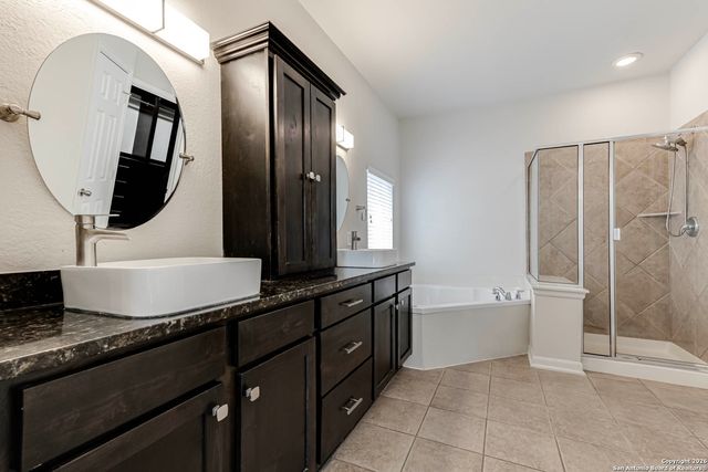 922 Desert Bluff, San Antonio, TX 78258