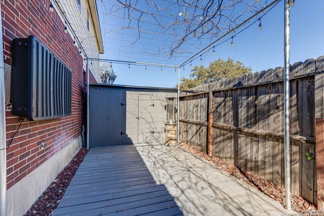 922 Desert Bluff, San Antonio, TX 78258