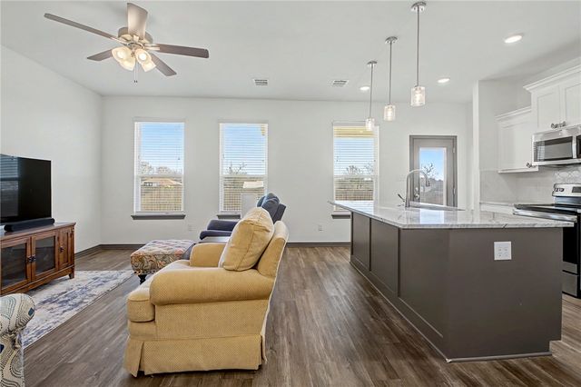 2406 Lightfoot Lane, Bryan, TX 77803