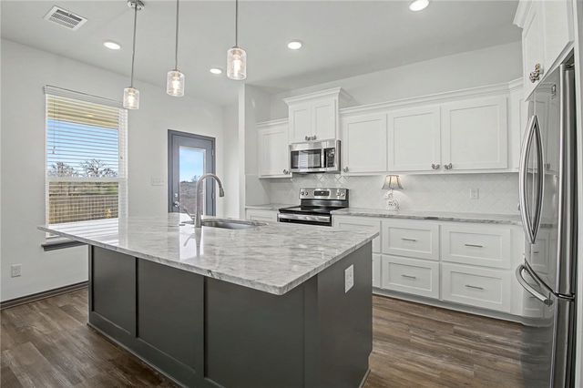 2406 Lightfoot Lane, Bryan, TX 77803