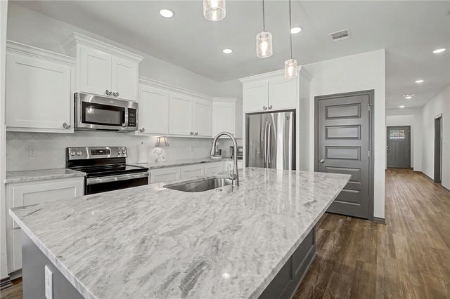 2406 Lightfoot Lane, Bryan, TX 77803