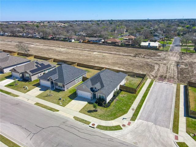2406 Lightfoot Lane, Bryan, TX 77803