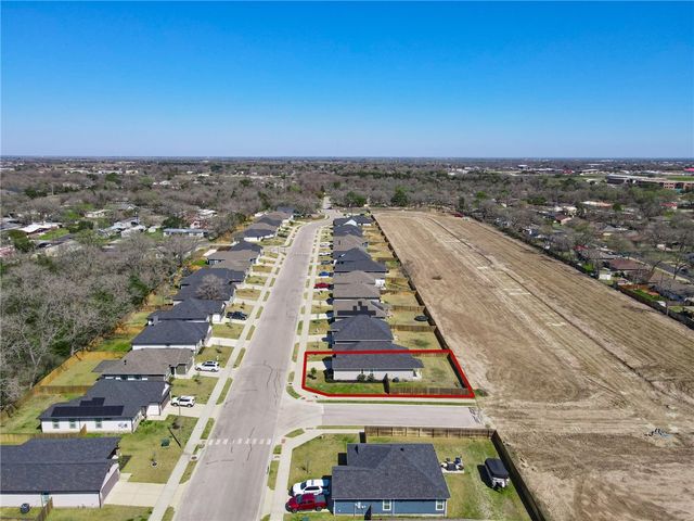 2406 Lightfoot Lane, Bryan, TX 77803
