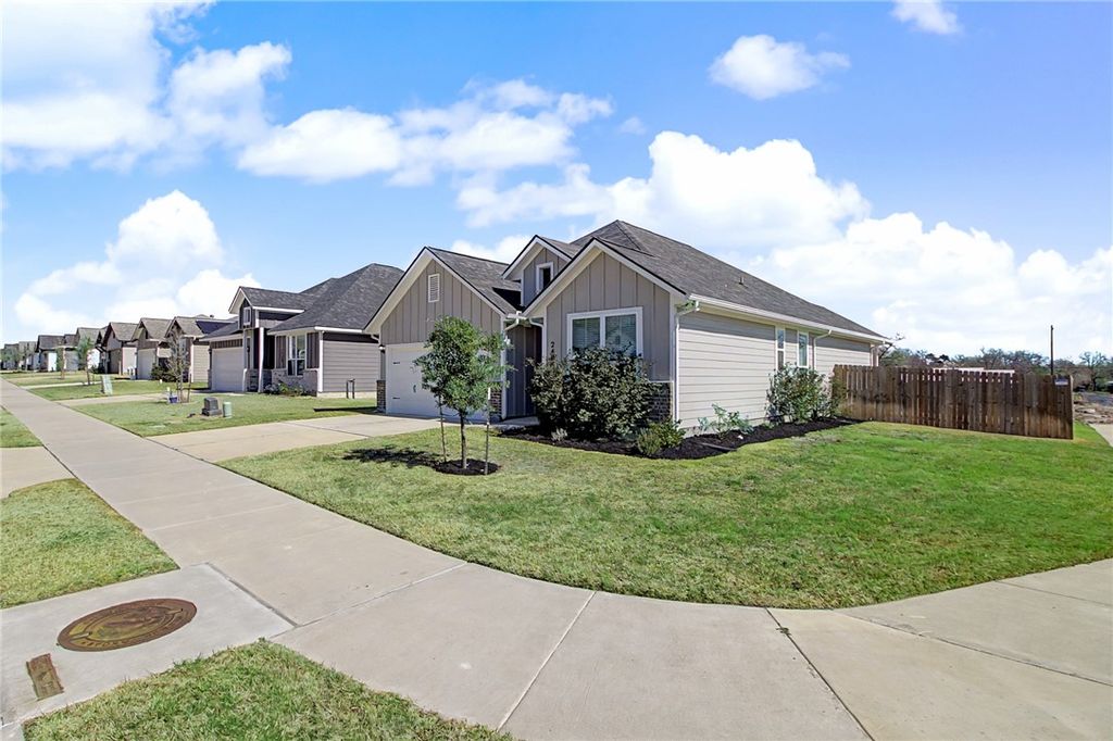 2406 Lightfoot Lane, Bryan, TX 77803 — photo 5