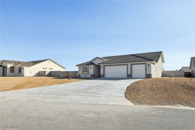 6761 South Sandpebble Street, Pahrump, NV 89061